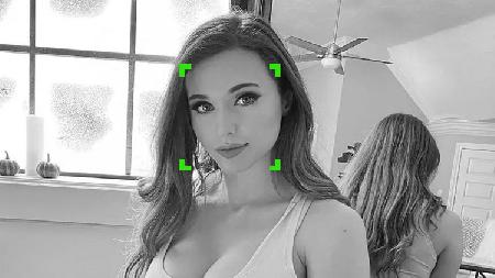 Nouveau départ chez Twitch, le streameuse Amouranth rejoint Kick