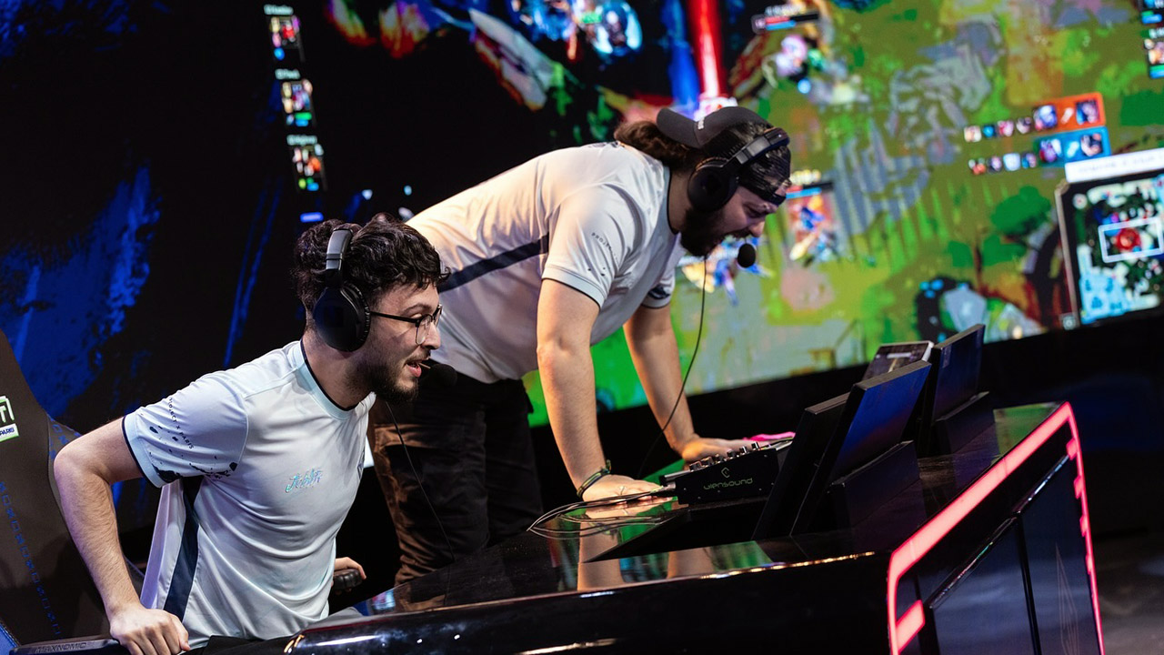 JL Tomy au cast de son équipe Joblife